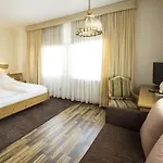 诗丽酒店 3* Hohenschäftlarn