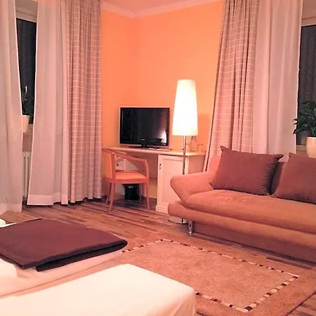 Schlee Hotel 3*